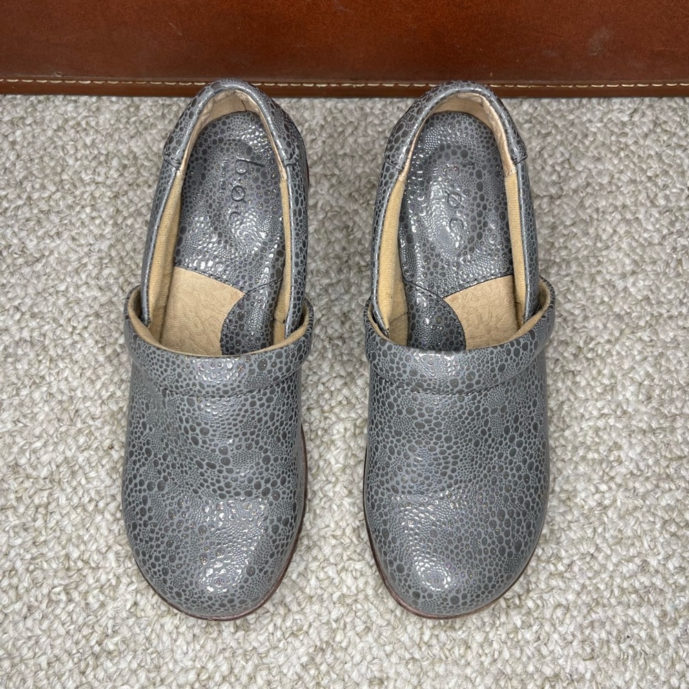 Born Clogs - image 8